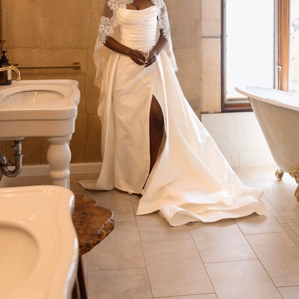 Anne Barge Wedding dress